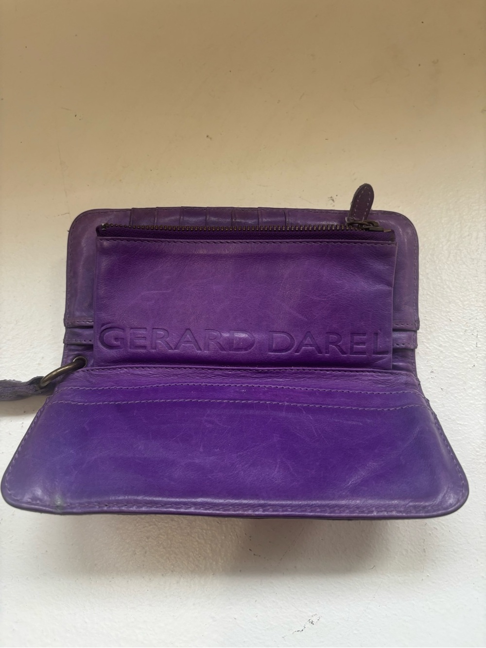 Gerard Darel wallet/wristlet in purple leather - Picture 3 of 7